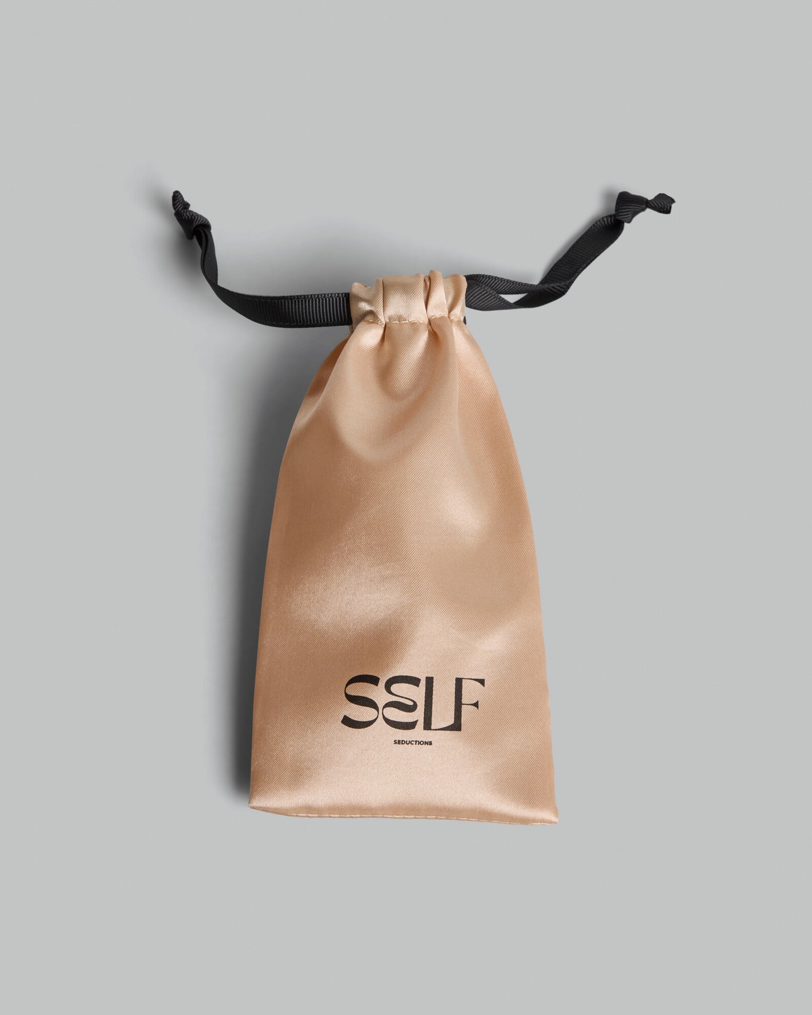SELF Seductions satin pouch for the Aliana Sculptured Touch Balance – discreet and refined packaging