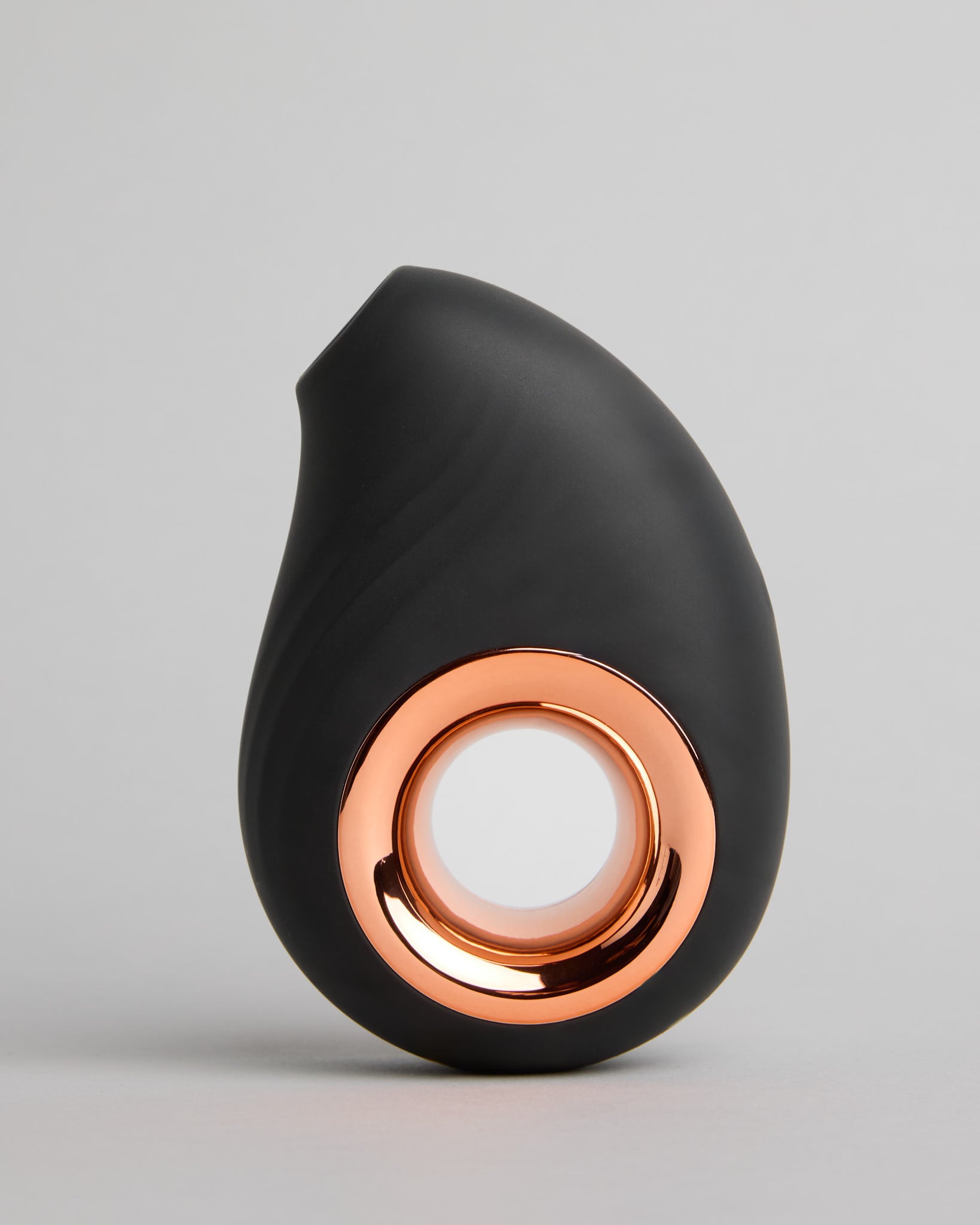 The Leonora Air Wave Sucker : Black