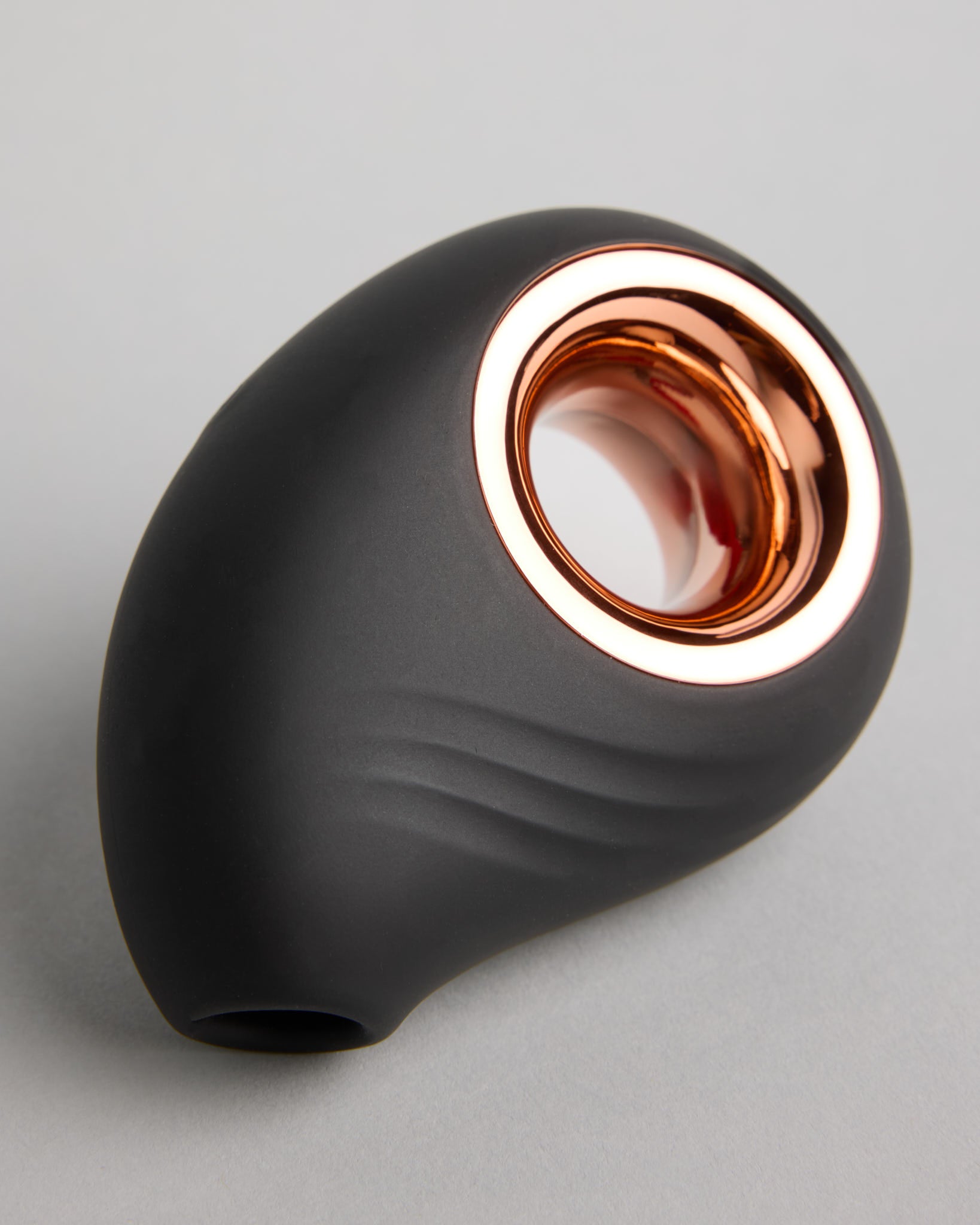The Leonora Air Wave Sucker : Black