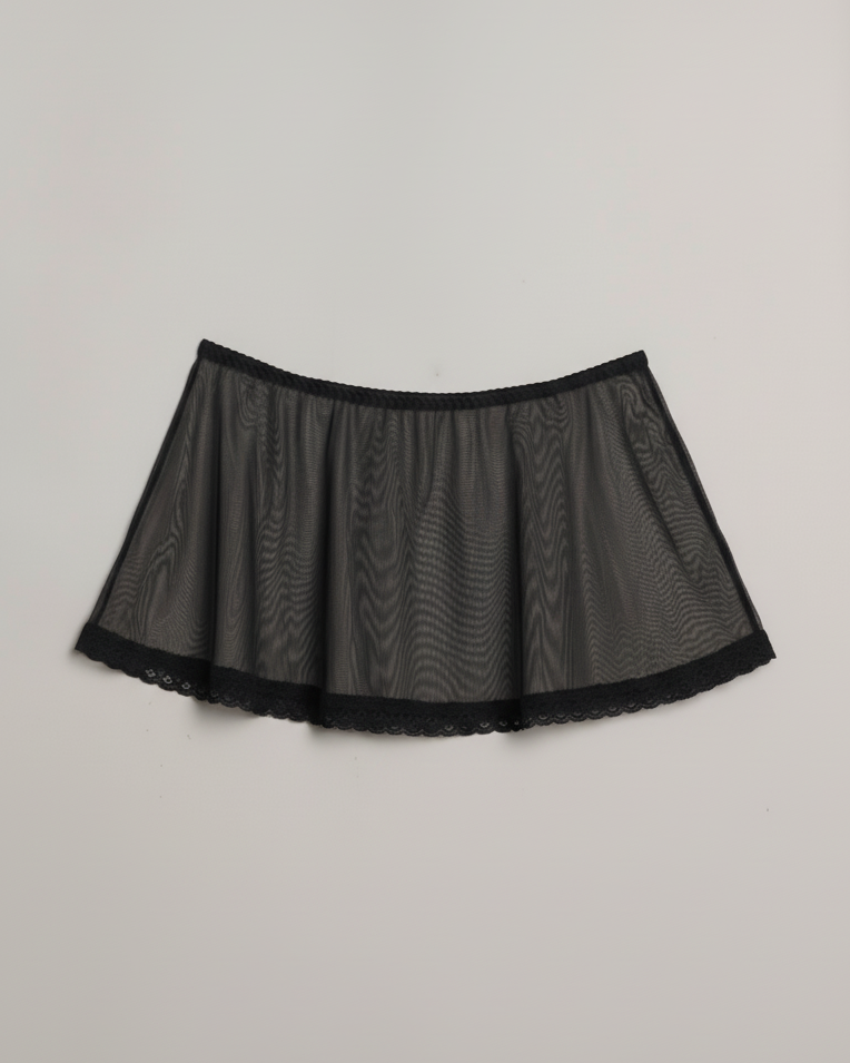 Svart mesh-kjol 2:3 stående